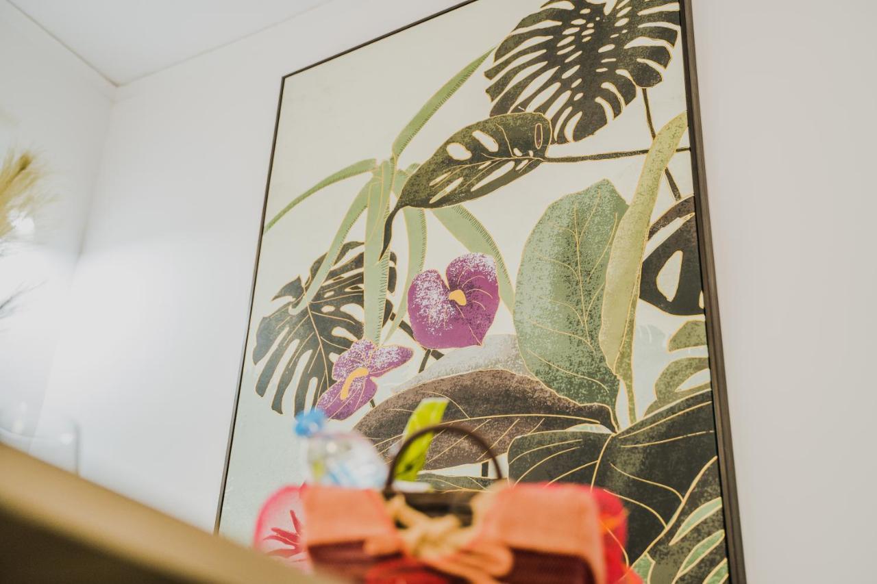 Green Apartment Ground Floor Feel Like Home Properties Saronida エクステリア 写真