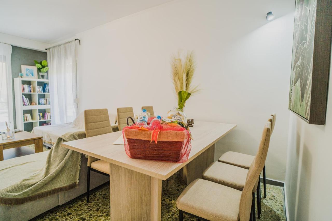 Green Apartment Ground Floor Feel Like Home Properties Saronida エクステリア 写真