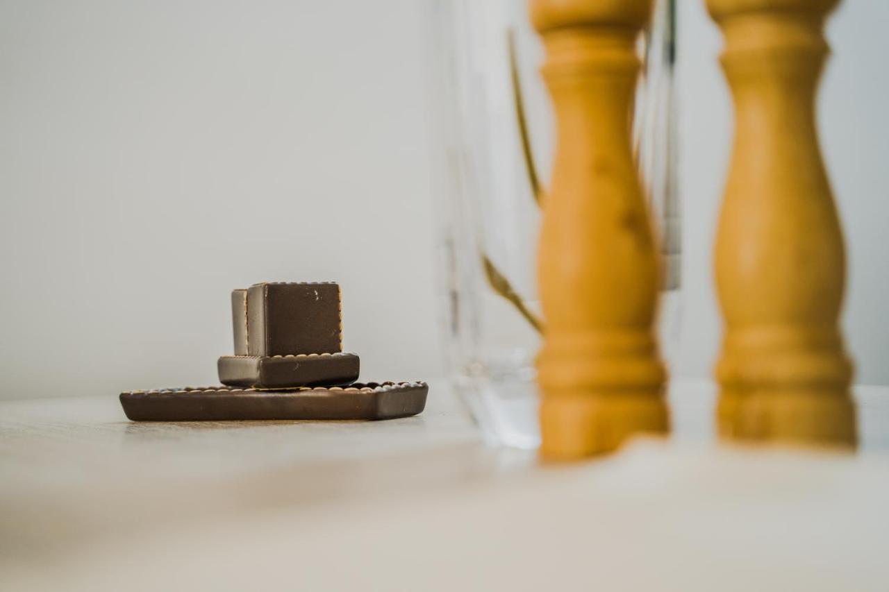 Green Apartment Ground Floor Feel Like Home Properties Saronida エクステリア 写真